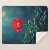 Single Red Bloom Focus Design Sherpa Deken (Voorkant (horizontaal))