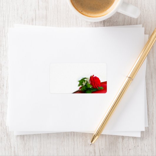 Single Red Rose – Floral White Background Etiket (Insitu)