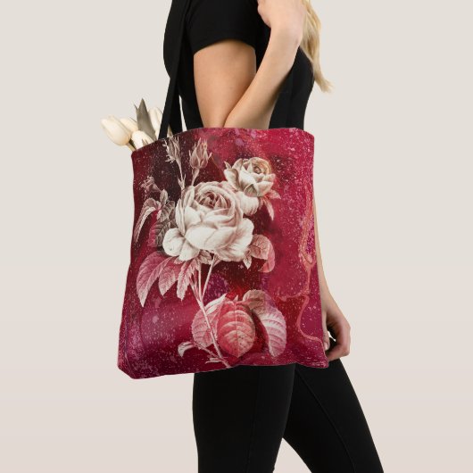Single Rose  on Textured Red Background Tote Bag (Dichtbij)