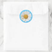 Single White Daisy on Sky Blue Ronde Sticker (Tas)