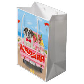 Sint Bernard Dog Valentijnsdag Truck Hearts Medium Cadeauzakje (Achterkant Gekanteld)