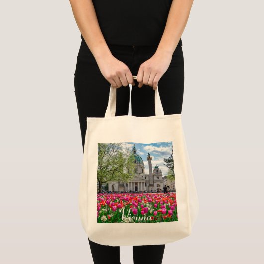 Sint-Charles-kerk in het voorjaar in Wenen, Oosten Tote Bag (Voorkant (product))