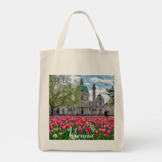 Sint-Charles-kerk in het voorjaar in Wenen, Oosten Tote Bag (Achterkant)