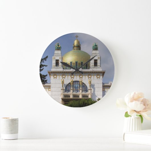 Sint-Leopold-kerk (Oostenrijk) Grote Klok (Huis)