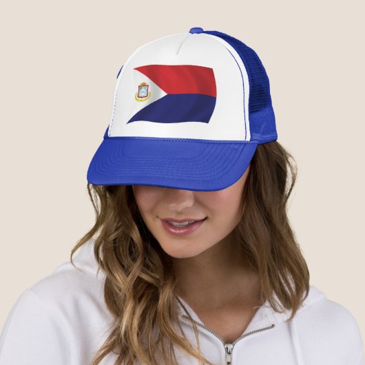 Sint Maarten Flag Pet (In situ)