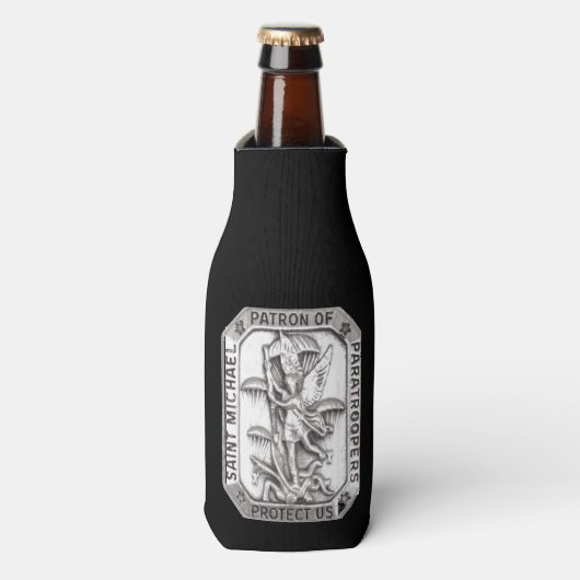 SINT MICHAEL PATROONHEILIGE VAN PARACHUTISTEN FLESJESKOELER (Fles Voorkant)