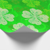 Sint-Patrick's Day Clovers and Hearts Cadeaupapier (Hoek)