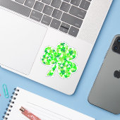 Sint Patrick's Day Floral Shamrock Sticker (Laptop met iPhone)