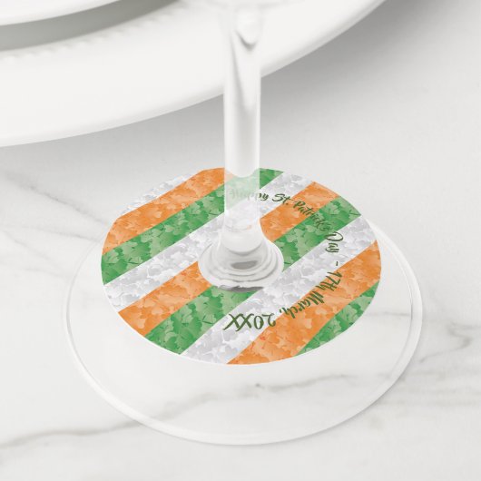 Sint Patrick's Day Irish flag with shamrocks Wijnglaslabel (Dichtbij)