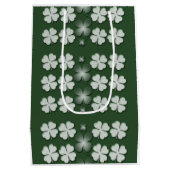 Sint-Patricks-Day-shamrock-clover-patroon Medium Cadeauzakje (Achterkant)