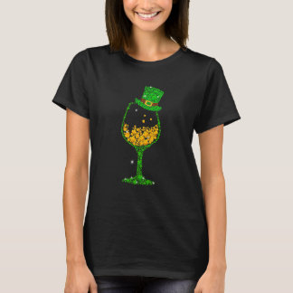 Sint Patrick's Day Shamrock Wine Glass for Womens  T-shirt