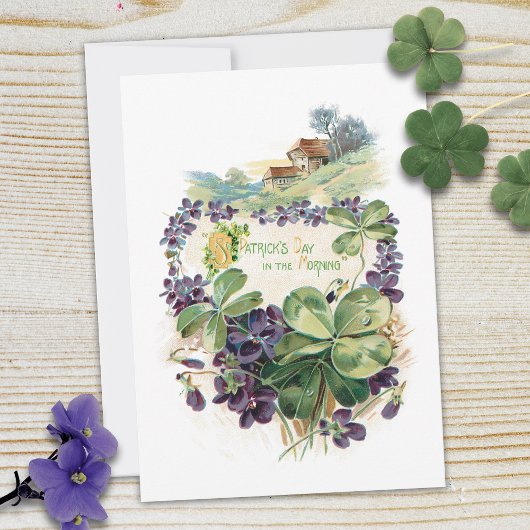 Sint Patrick's Day Shamrocks & Violets Feestdagenkaart