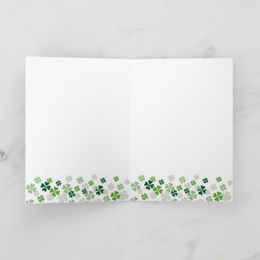 Sint Patrick's Day Stylish Black Labrador Clovers Kaart (Binnen)