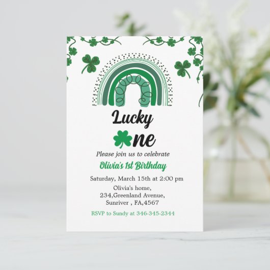 Sint Patrick's day verjaardagsuitnodiging shamrock (Staand voorkant)