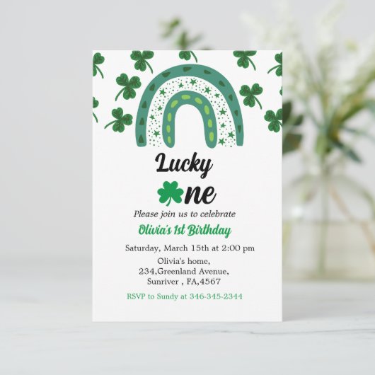 Sint Patrick's day verjaardagsuitnodiging shamrock (Staand voorkant)