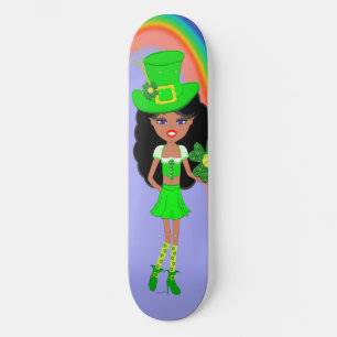 Sint Pat's Day Brunette Girl Leprechaun met Regenb Persoonlijk Skateboard