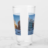 Sint-Peter kerk in de winter in Riga, Letland Glas (Links)