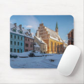 Sint-Peter kerk in de winter in Riga, Letland Muismat (Met muis)