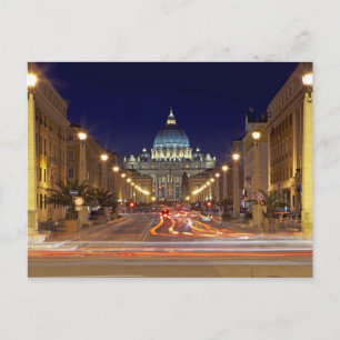 Sint-Peter's Basilica tegen het einde van de weg ' Briefkaart