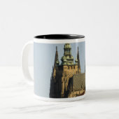 Sint-Vituskathedraal en het kasteel van Praag, een Tweekleurige Koffiemok (Voorkant links)