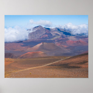 Sintelkegels en bergen bij Haleakala Crater Poster
