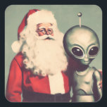 Sinterklaas met Space Alien Sci Fi Christmas Vierkante Sticker<br><div class="desc">Samen eindelijk - Sinterklaas en een groene ruimte buitenaards rondhangen als besties. Ja, we weten dat je er altijd van gedroomd hebt om deze twee samen te zien en hier staan ze eindelijk op een sticker die perfect is voor je kerstcadeaus of kerstkaarten! Geef cadeau aan iemand die houdt van...</div>