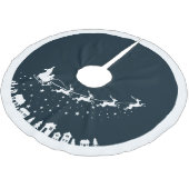 Sinters slee silhouette die boven de huizen vliegt kerstboom rok (Gekanteld)