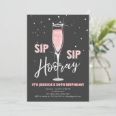 Sip Sip Hooray Roos Wine Verras Roze Birthday Kaart (Staand voorkant)