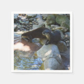 *Sips by the Stream: Otters Drink van de rivier Servet (Voorkant)