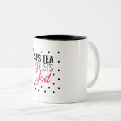 "Sips tea & trusts God" Inspirerend KoffieMok Tweekleurige Koffiemok (Voorkant rechts)