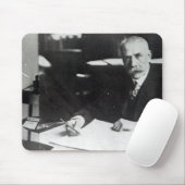 Sir Edward Elgar werkt aan één orkest Muismat (Met muis)