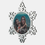 Sisters Connected At Heart Photo Keepsake White Tin Sneeuwvlok Ornament (Rechts)
