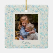 Sisters Foto Blue Waterverf Floral Gepersonaliseer Keramisch Ornament (Achterkant)