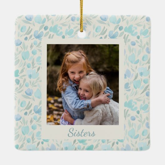 Sisters Foto Blue Waterverf Floral Gepersonaliseer Keramisch Ornament (Achterkant)
