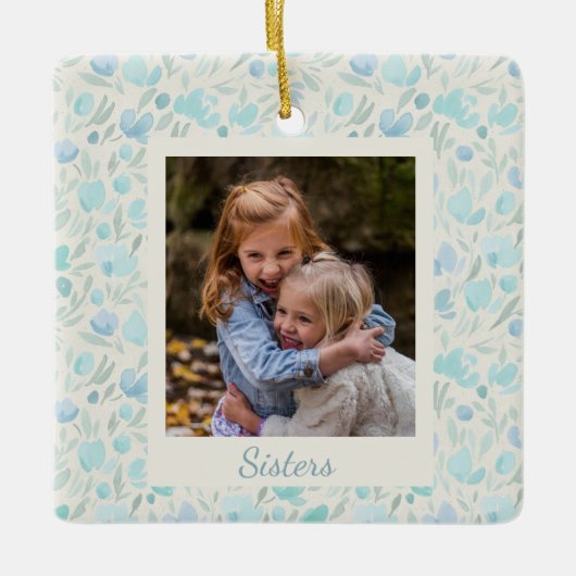 Sisters Foto Blue Waterverf Floral Gepersonaliseer Keramisch Ornament (Voorkant)