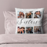 Sisters Script | Gift for Sisters Photo Collage Kussen<br><div class="desc">Een speciaal en gedenkwaardig fotocollage cadeau voor zussen. Het ontwerp kenmerkt een zes fotocollage lay-out om zes van uw eigen speciale zusfoto's te tonen. "Sisters" zijn ontworpen in een stijlvolle zwarte scriptkalligrafie en zijn aangepast aan de namen van de zus. Stuur een gedenkwaardig en speciaal cadeau naar jezelf en je...</div>