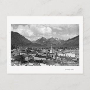 Sitka, Alaska met drie zussen op de achtergrond Briefkaart