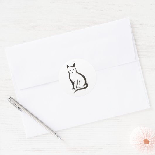 Sitting Cat – Minimalistische inkt op silhouet Ronde Sticker (Envelop)