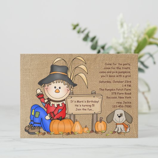 Sitting Scarecrow-uitnodiging Kaart (Staand voorkant)