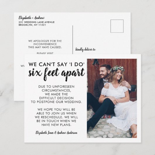 Six Feet Apart Change Plan Foto bruiloft uitgestel Aankondigingskaart (Voorkant / Achterkant)