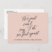 Six Feet Apart Uitstel van het Huwelijk aangepaste Aankondigingskaart (Voorkant / Achterkant)