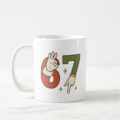Six Seven 67 6 7 Kerst Elf Kerstmis Meme Koffiemok (Links)