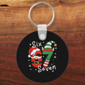 Six Seven 67 Meme 6 7 Elf Kerstman Kerst Pyjama  Sleutelhanger (Voorkant)
