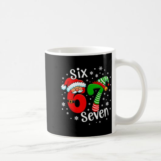 Six Seven 67 Meme 6 7 Elf Kerstman Kerstmis Koffiemok (Rechts)