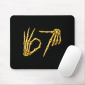 Six Seven 6 7 Meme Funny Skeleton Hands Sign Let's Muismat (Met muis)