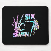 Six Seven 6 7 Meme Funny Skeleton Hands Sign Let's Muismat (Voorkant)