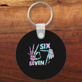 Six Seven 6 7 Meme Funny Skeleton Hands Sign Let's Sleutelhanger (Voorkant)