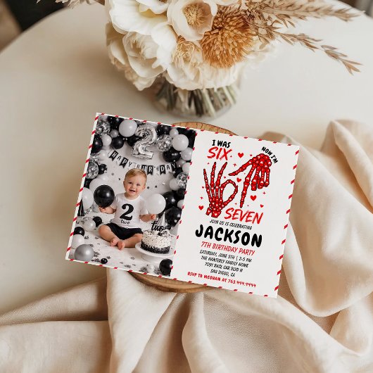 Six Seven Birthday Skeleton Hands Party Invitation Kaart