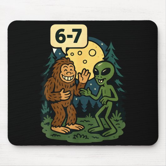 Six Seven Funny Bigfoot And Alien 67 Viral Meme Sa Muismat (Voorkant)