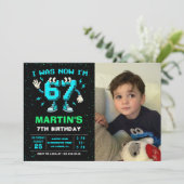 Six Seven Meme 6 7 Birthday Photo Invitation Kaart (Staand voorkant)